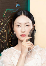 Load image into Gallery viewer, Peacock Plume 2 禮盒漆藝梳雀翎二