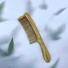 Load image into Gallery viewer, 绿檀镶齿梳幸福安康 Happiness and Good Health