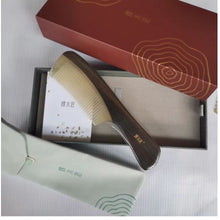 Load image into Gallery viewer, 礼盒角木YTBJ梳2-3 Sheep Horn & Wood Comb YTBJ 2-3