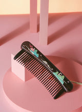 Load image into Gallery viewer, UNICORN WOOD COMB - Tan Mujiang