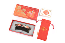 Load image into Gallery viewer, 礼盒镶齿梳龙颜大悦 WOODEN COMB WITH DRAGON PATTERN