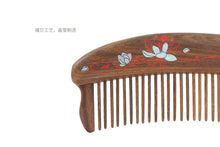 Load image into Gallery viewer, Teeth-inlaid Comb: Lotus Speaking - Tan Mujiang