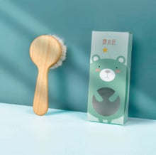 Load image into Gallery viewer, 婴儿羊毛发刷个人清洁护理便携宝宝专用