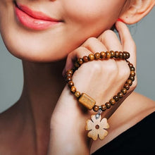 Load image into Gallery viewer, Hand Beads:Tranquil Fragrance 礼盒YTM手珠静香