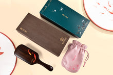 Load image into Gallery viewer, 护发梳锦鲤 Hair Brush Koi Fish