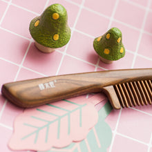 Load image into Gallery viewer, Teeth-inlaid Comb:Blooming - Tan Mujiang