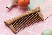 Load image into Gallery viewer, Teeth-inlaid Comb:Dancing Butterfly - Tan Mujiang