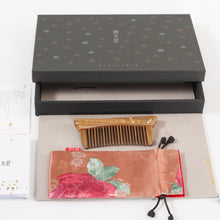 Load image into Gallery viewer, Teeth-inlaid Comb:Dancing Butterfly - Tan Mujiang