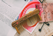 Load image into Gallery viewer, Teeth-inlaid Comb: Happiness - Tan Mujiang