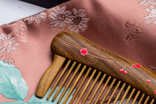 Load image into Gallery viewer, Teeth-inlaid Comb: Happiness - Tan Mujiang