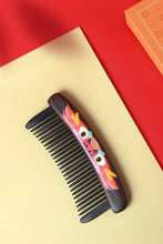 Load image into Gallery viewer, 礼盒镶齿梳龙颜大悦 WOODEN COMB WITH DRAGON PATTERN -15% Off ！！
