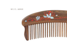 Load image into Gallery viewer, Teeth-inlaid Comb: Lotus Speaking - Tan Mujiang
